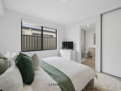 Room/5  61 Yateley Way, Wellard WA 6170