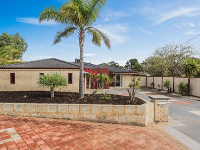 16 Westerly Crescent, Heathridge WA 6027