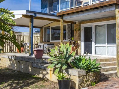 6 Manders Way, Singleton WA 6175