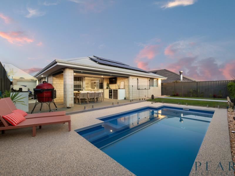 4 Midsummer Avenue, Jindalee