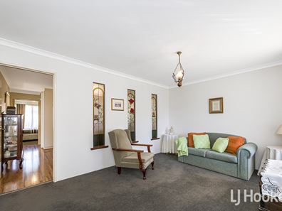 24 River Bank Drive, Gosnells WA 6110