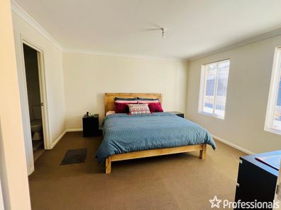 137B Hale Road, Forrestfield WA 6058