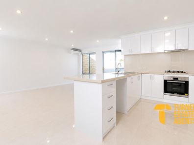 4/90 West Churchill Avenue, Lake Coogee WA 6166