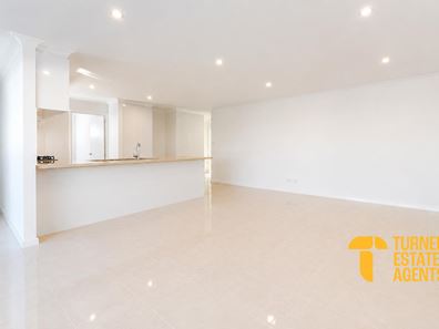 4/90 West Churchill Avenue, Lake Coogee WA 6166