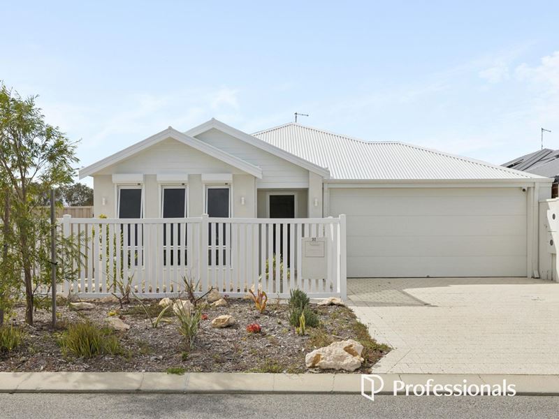 32 Castlemead Drive, Yanchep WA 6035