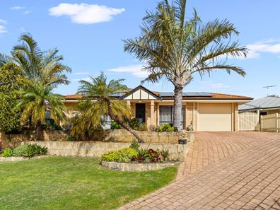 2/5 Hibiscus Rise, Halls Head WA 6210