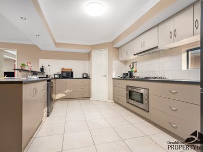 1 Thelma Grange, Wandina WA 6530