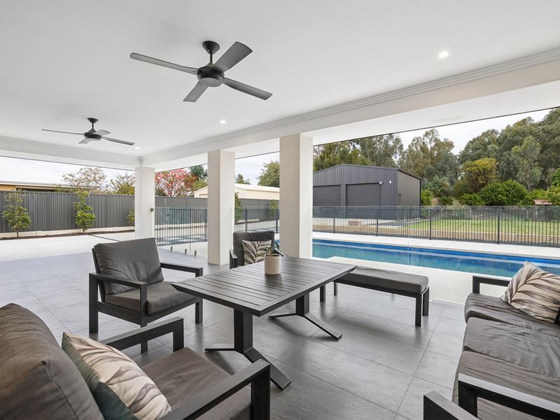 11 Betterton Road, Caversham