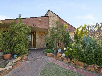 11 Kirkpatrick Crescent, Noranda WA 6062