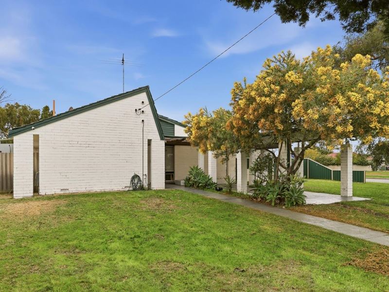 2 Hakea Place, Pinjarra WA 6208