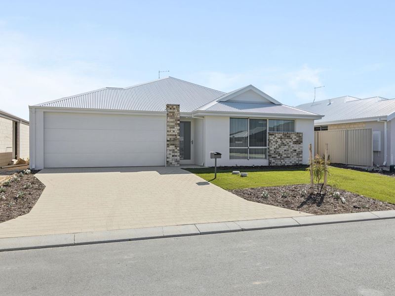 14 Loyalty Way, Yanchep WA 6035