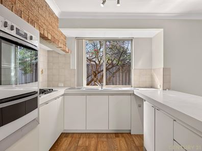 1/127 Robert Street, Como WA 6152