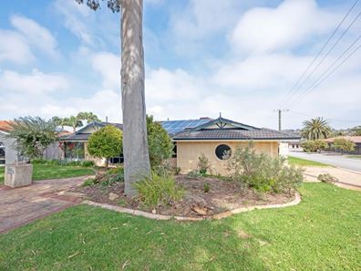 6 Suiza Place, Carine WA 6020