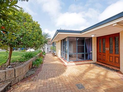 6 Suiza Place, Carine WA 6020