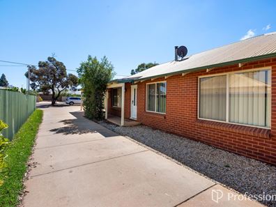 24A Davis Street, Boulder WA 6432
