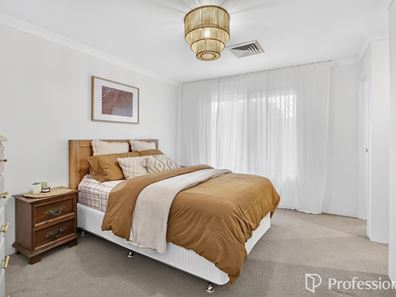 32 Gibb Crescent, Westminster WA 6061