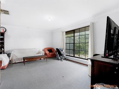 23 Linden Way, Forrestfield WA 6058