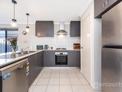 310 Peelwood Parade, Halls Head WA 6210