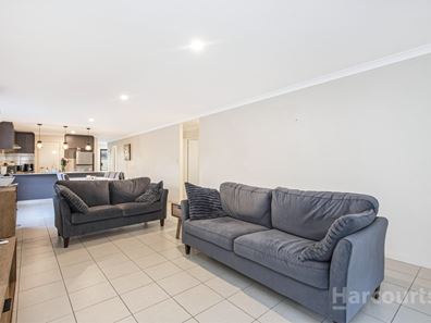 310 Peelwood Parade, Halls Head WA 6210