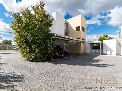 8/208 Fisher  Street, Cloverdale WA 6105
