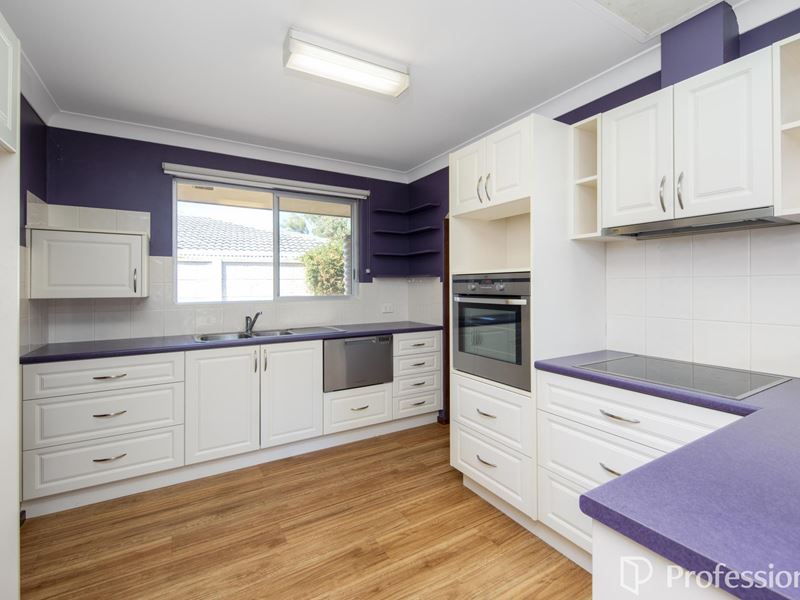 18 Shield Road, Lesmurdie WA 6076