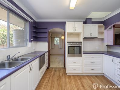 18 Shield Road, Lesmurdie WA 6076