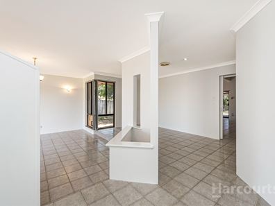 8 Mississippi Drive, Greenfields WA 6210