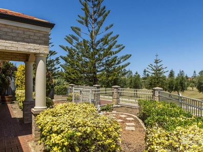 40 Halmstad Circle, Mindarie WA 6030