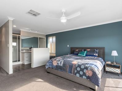 19 Monticello Parkway, Piara Waters WA 6112
