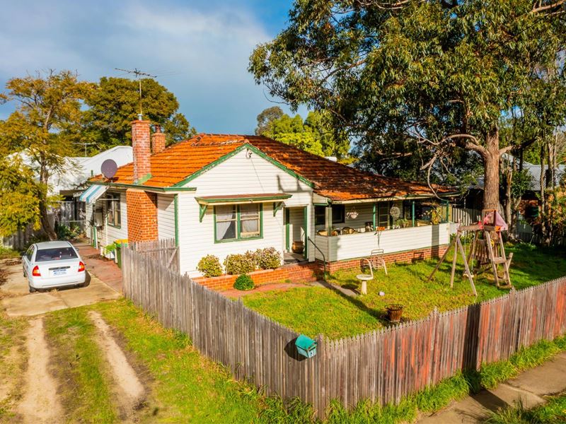 3 Holmes Place, Hilton