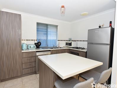 4 Honeysuckle Mews, Baldivis WA 6171