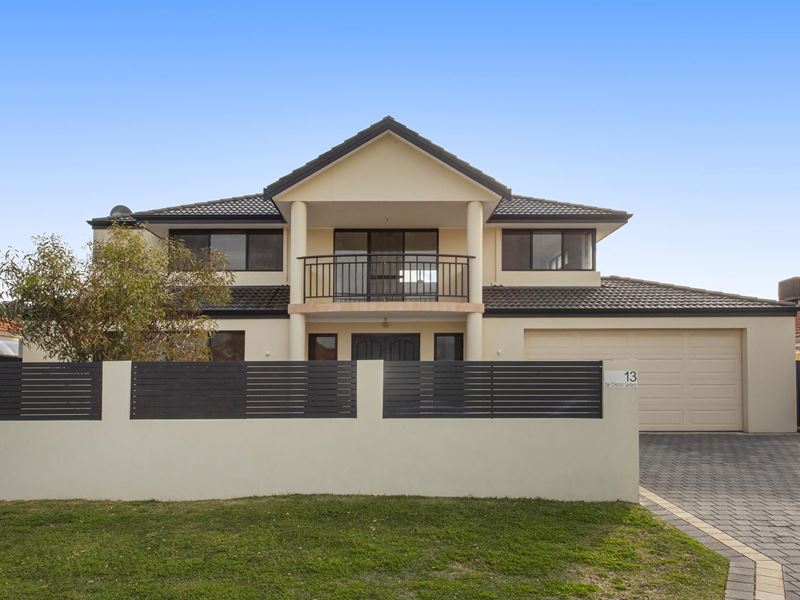13 San Cristobal Gardens, Secret Harbour