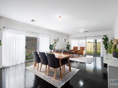8 Putley Road, The Vines WA 6069