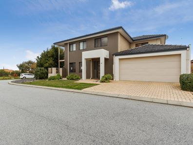 18 Admiralty Road, Canning Vale WA 6155