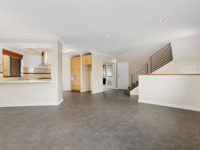 18 Admiralty Road, Canning Vale WA 6155