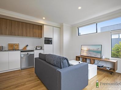 Unit 2/9 Millan Pl, Hamilton Hill WA 6163