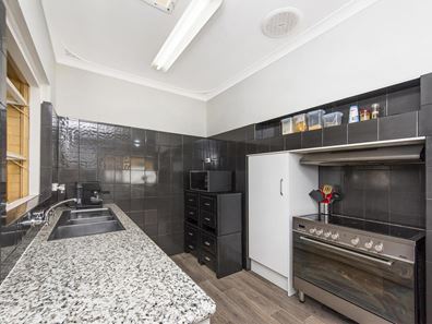 6 Randall Street, Dianella WA 6059
