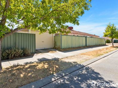 160 San Sebastian Boulevard, Port Kennedy WA 6172