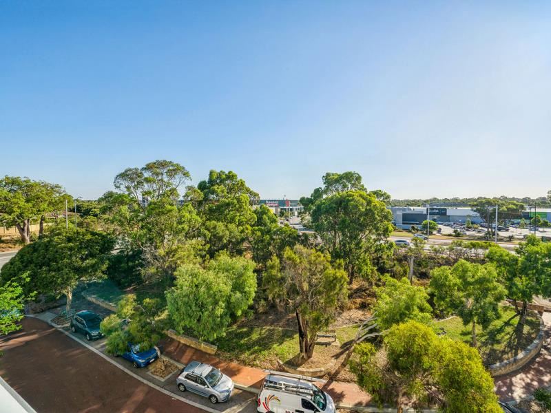 93/6 Walsh Loop, Joondalup WA 6027