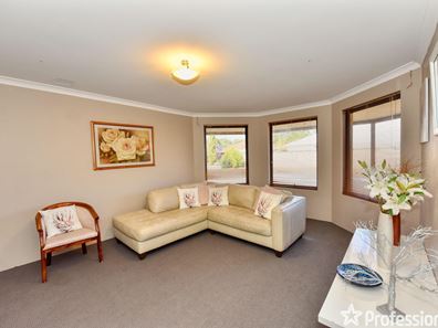 28 Bopeechee Way, Port Kennedy WA 6172