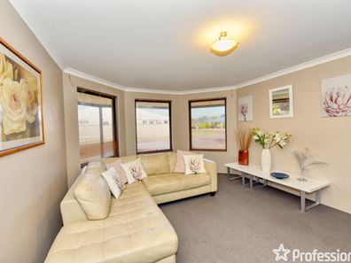 28 Bopeechee Way, Port Kennedy WA 6172