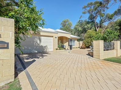 1 Santavea Mews, Halls Head WA 6210