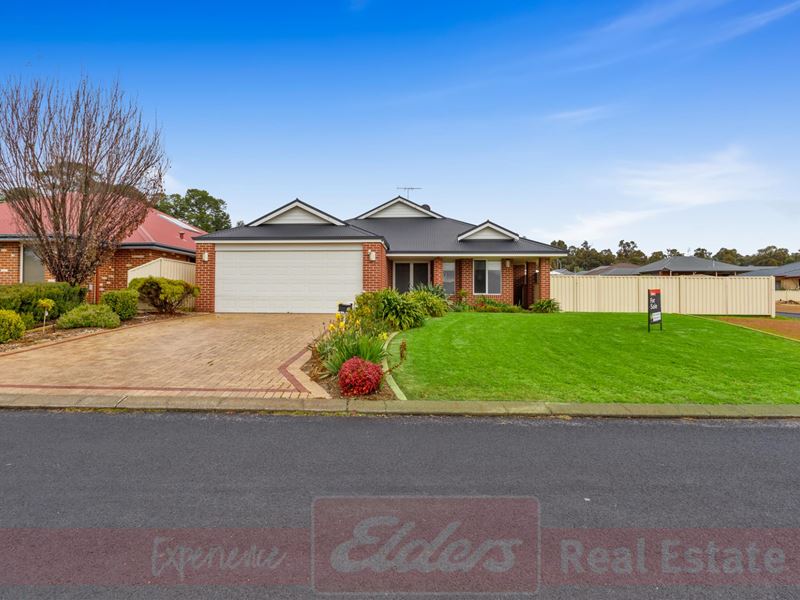 1 Ash Mews, Collie