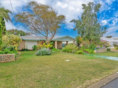 14 Curlew Street, Dudley Park WA 6210