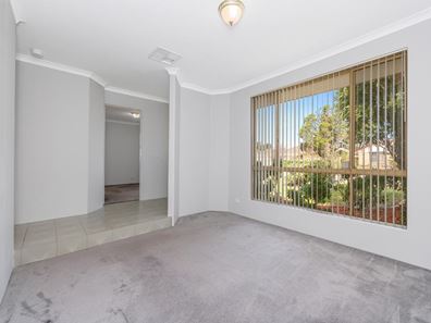 7 Regan Place, Seville Grove WA 6112