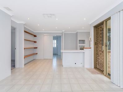 7 Regan Place, Seville Grove WA 6112