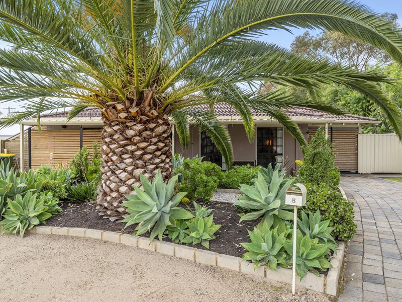 8 Barlee Close, Greenfields