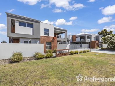 7/3 Dover Court, Marangaroo WA 6064