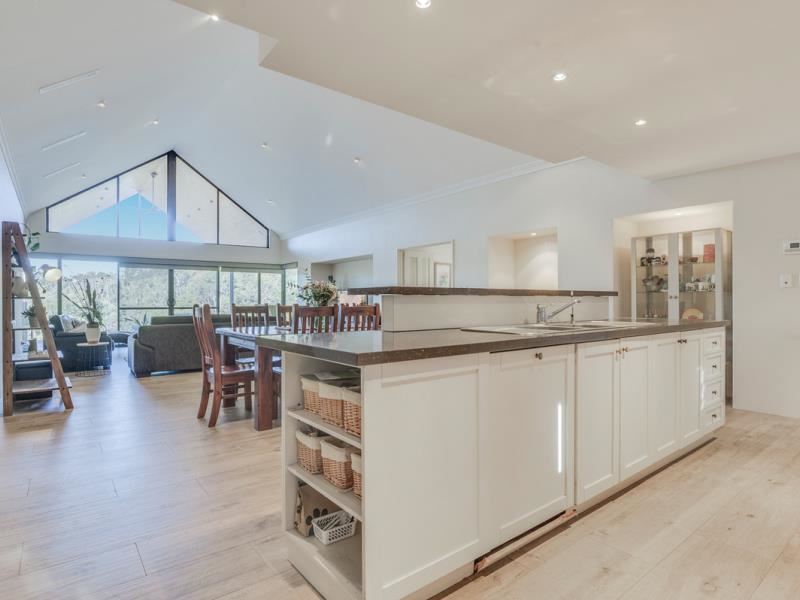 9 Henty Lookout, Roleystone