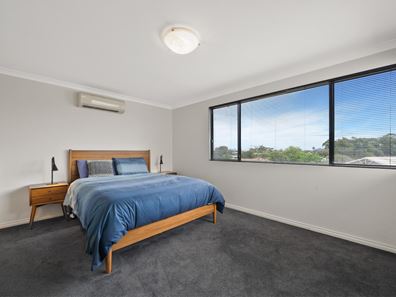 2/16 The Crescent, Redcliffe WA 6104